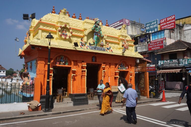 Which monument is considered the most iconic in kerala?