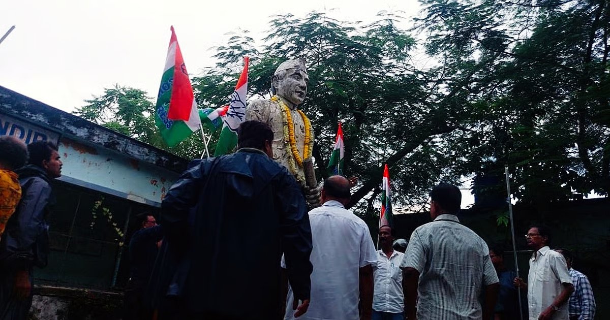Bengal: Cong pressure forces Nehru statue restoration, BJP, police in focus