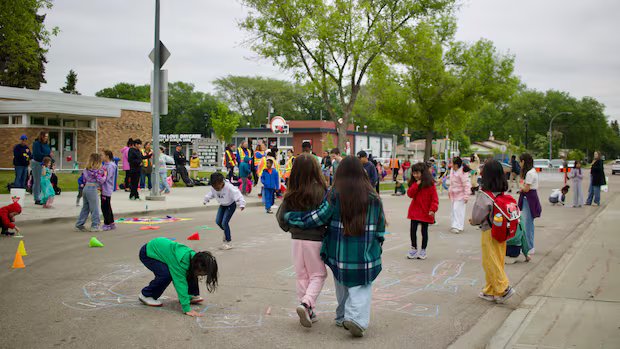 It’s back to school season. Here’s why there’s a push to get rid of cars at dropoff and pickup