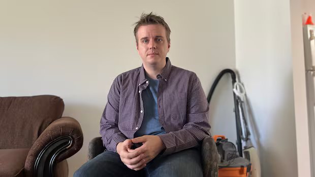 Manitoban denied out-of-province care for rare condition says he’s ‘tortured every single day’